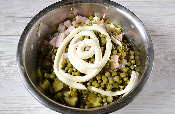 оливье с мясом рецепт фото 5